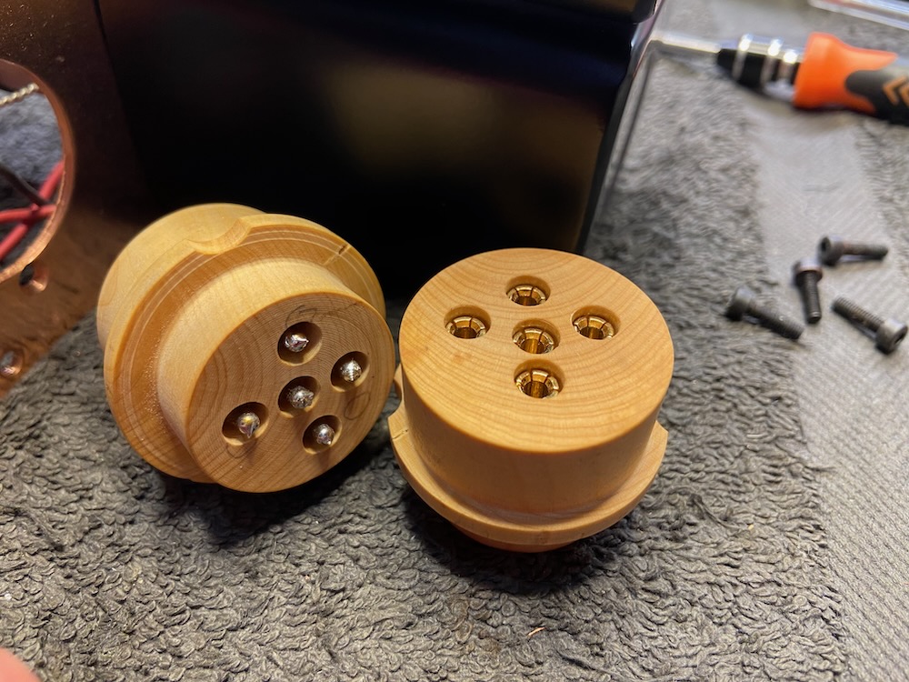 Buxus tube sockets